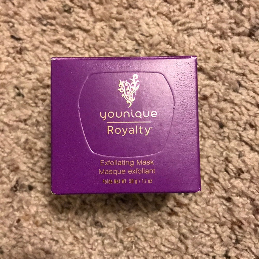 Exfoliating mask